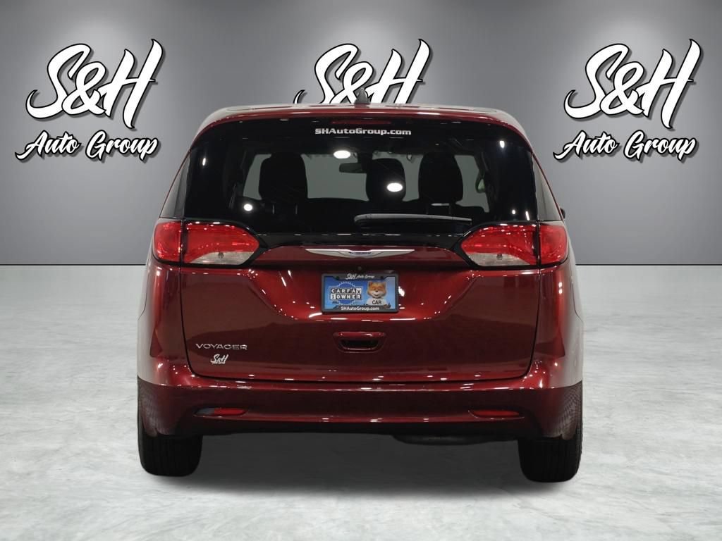 Used 2020 Chrysler Voyager L FWD image 14