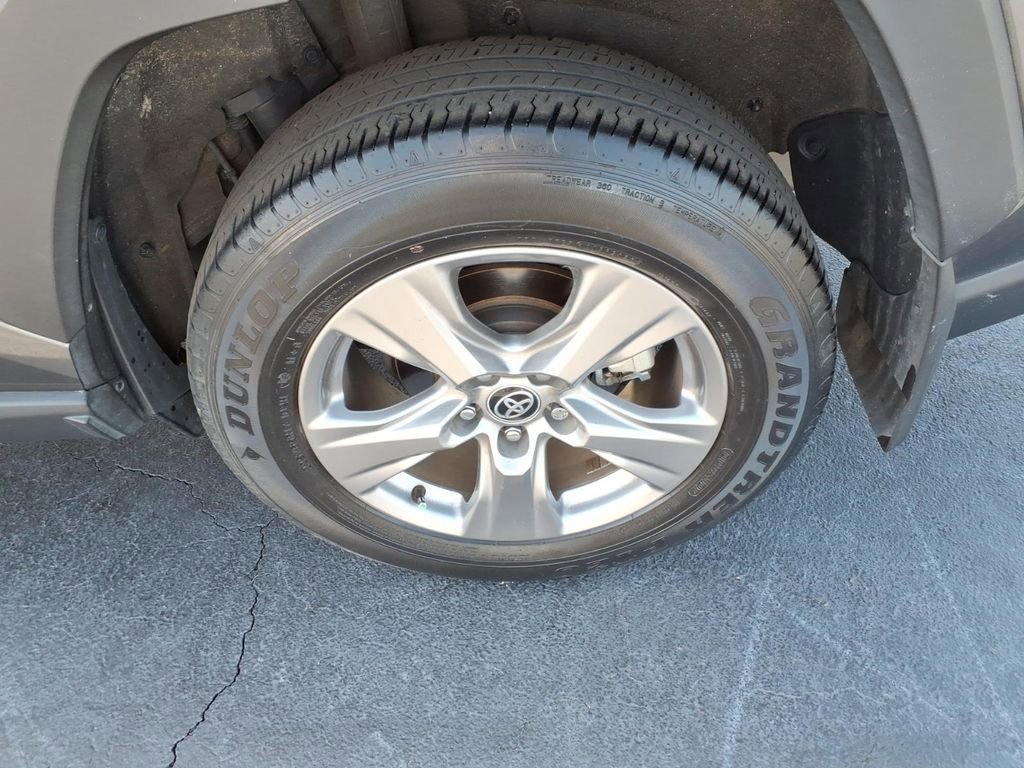 Used 2024 Toyota RAV4 XLE w/ Convenience Package image 11