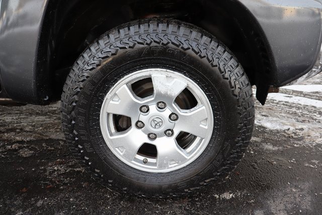 Used 2013 Toyota Tacoma 4x4 Double Cab w/ SR5 Pkg image 12