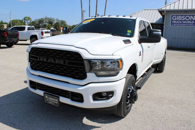 Used 2024 RAM 3500 Big Horn w/ Night Edition AWD/4WD image 3