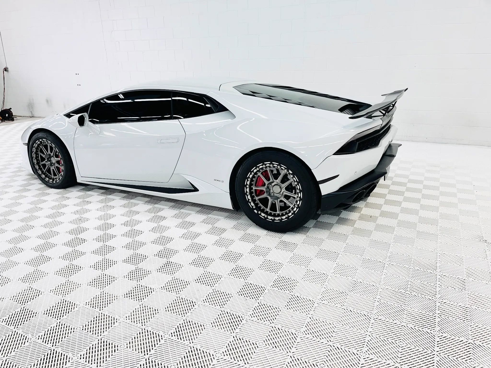 Used 2015 Lamborghini Huracan LP 610-4 AWD/4WD image 6