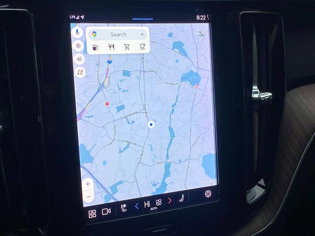 Used 2022 Volvo XC60 B5 Momentum image 26