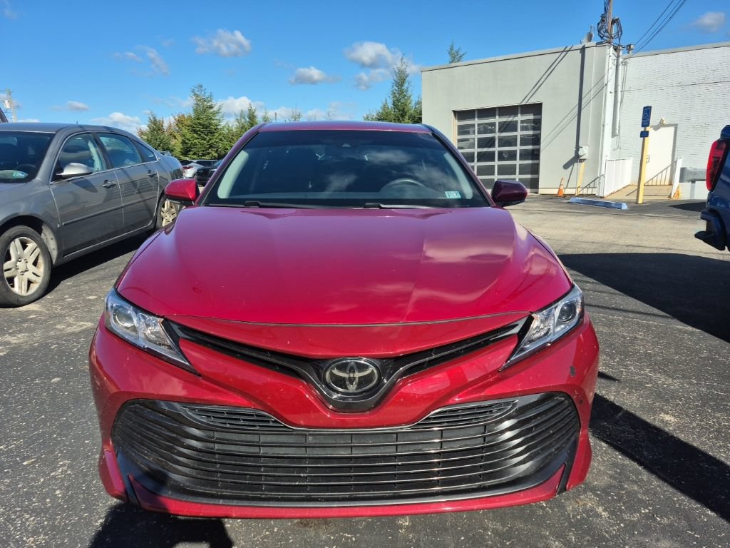 Used 2018 Toyota Camry LE w/ Convenience Package FWD image 2