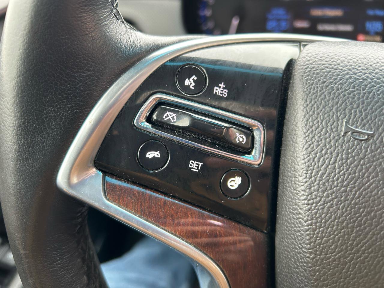 Used 2014 Cadillac XTS Luxury FWD image 19