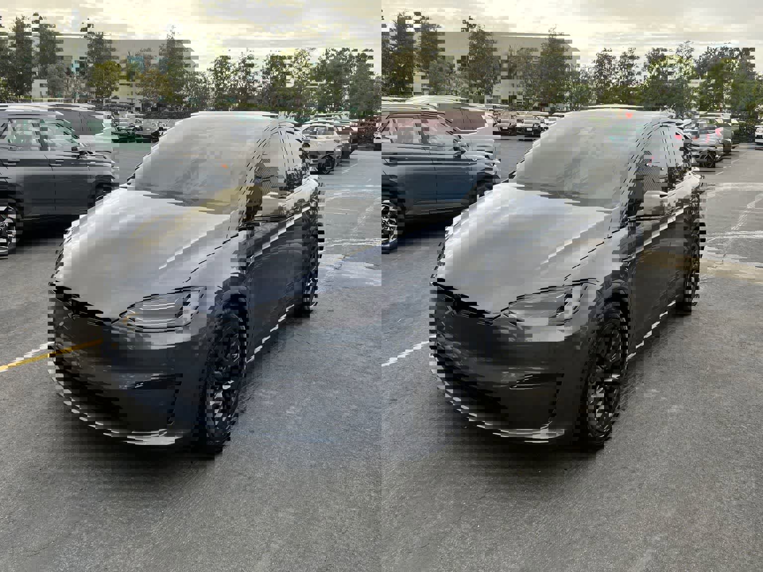 Used 2022 Tesla Model X Plaid image 1