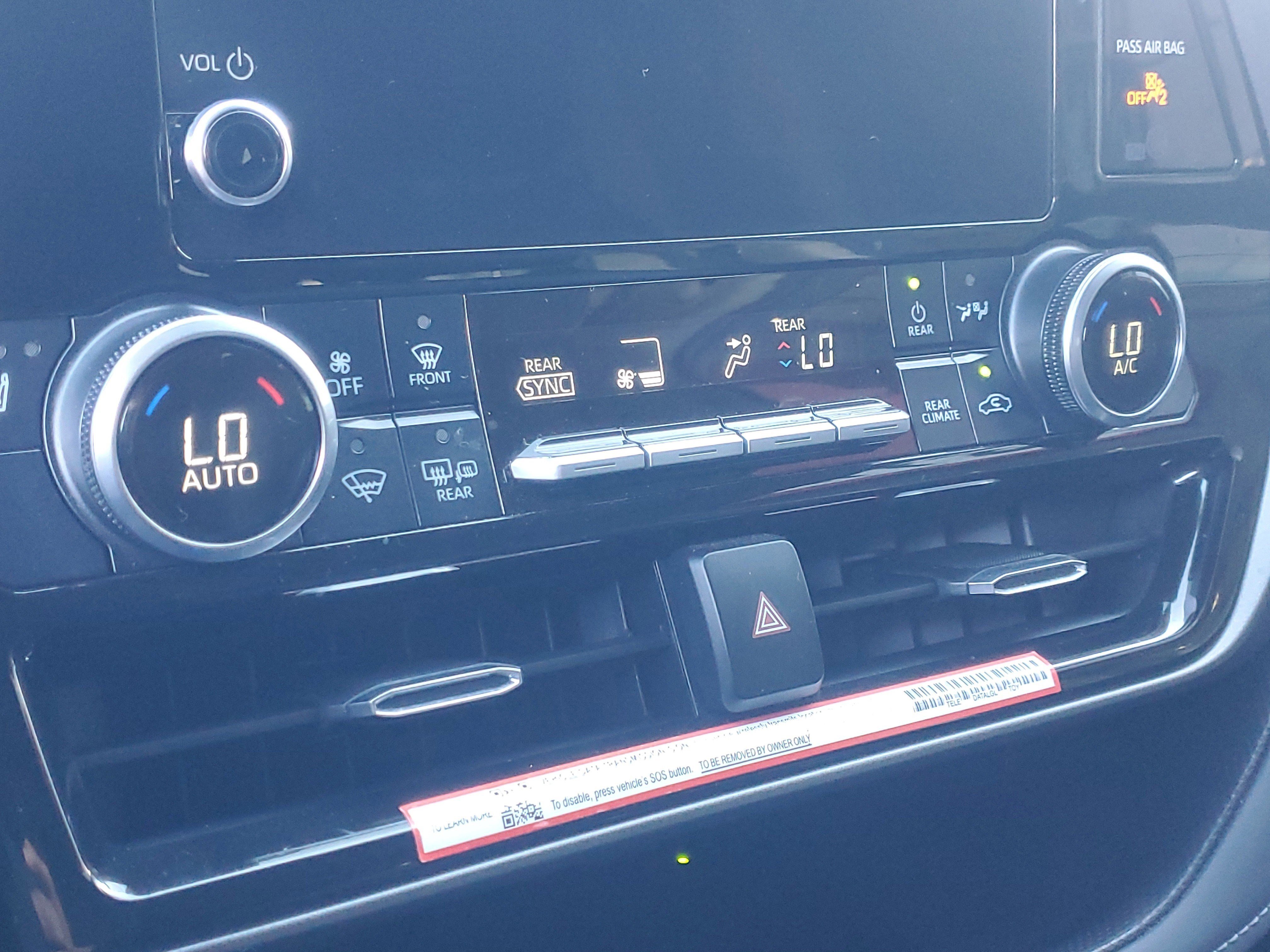 Used 2024 Toyota Highlander XLE image 26