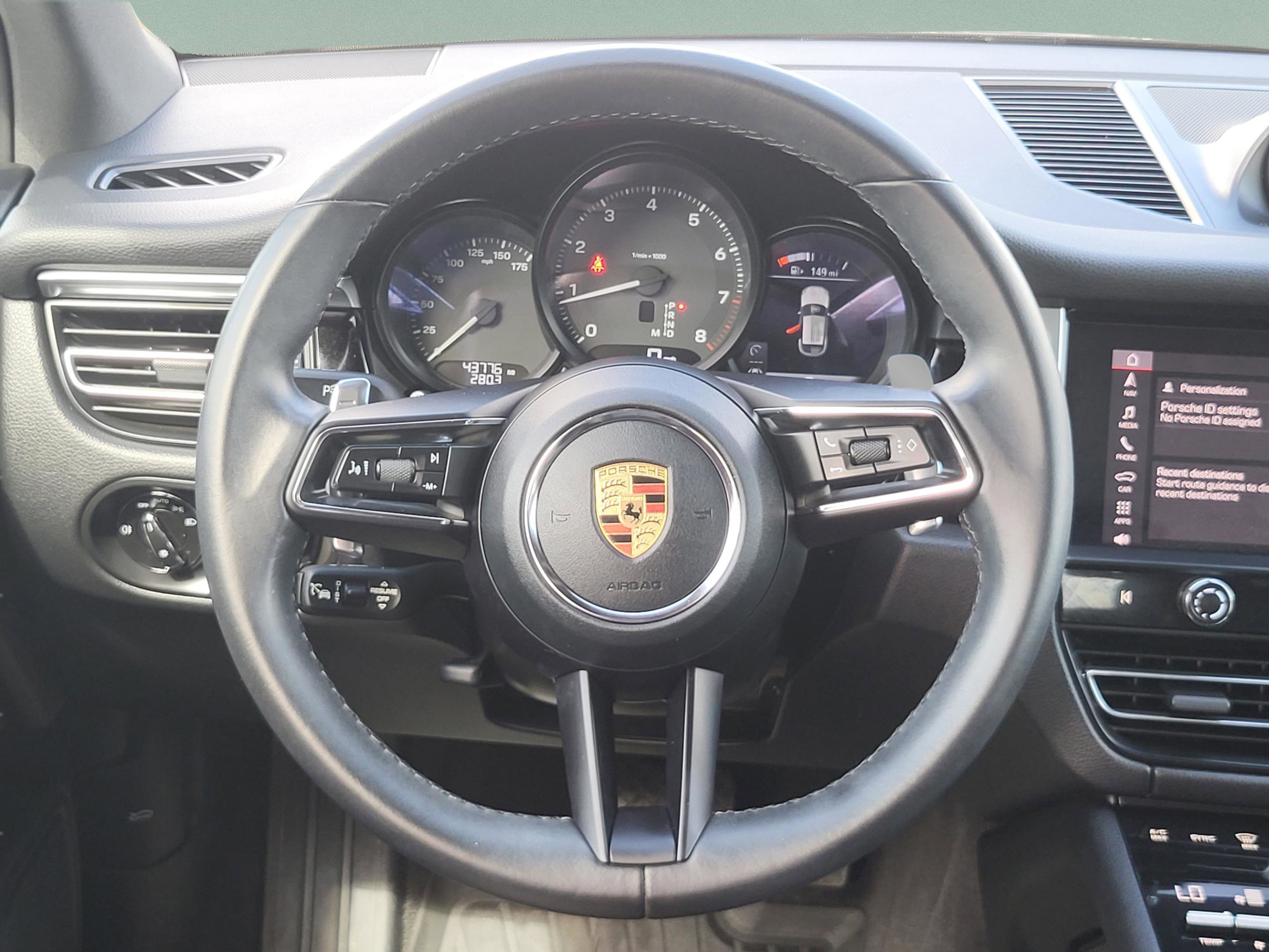Used 2023 Porsche Macan AWD/4WD image 51