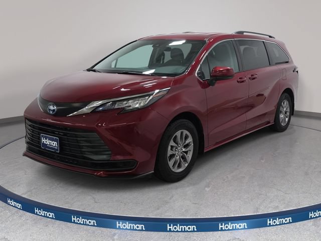 Certified 2023 Toyota Sienna LE FWD image 1