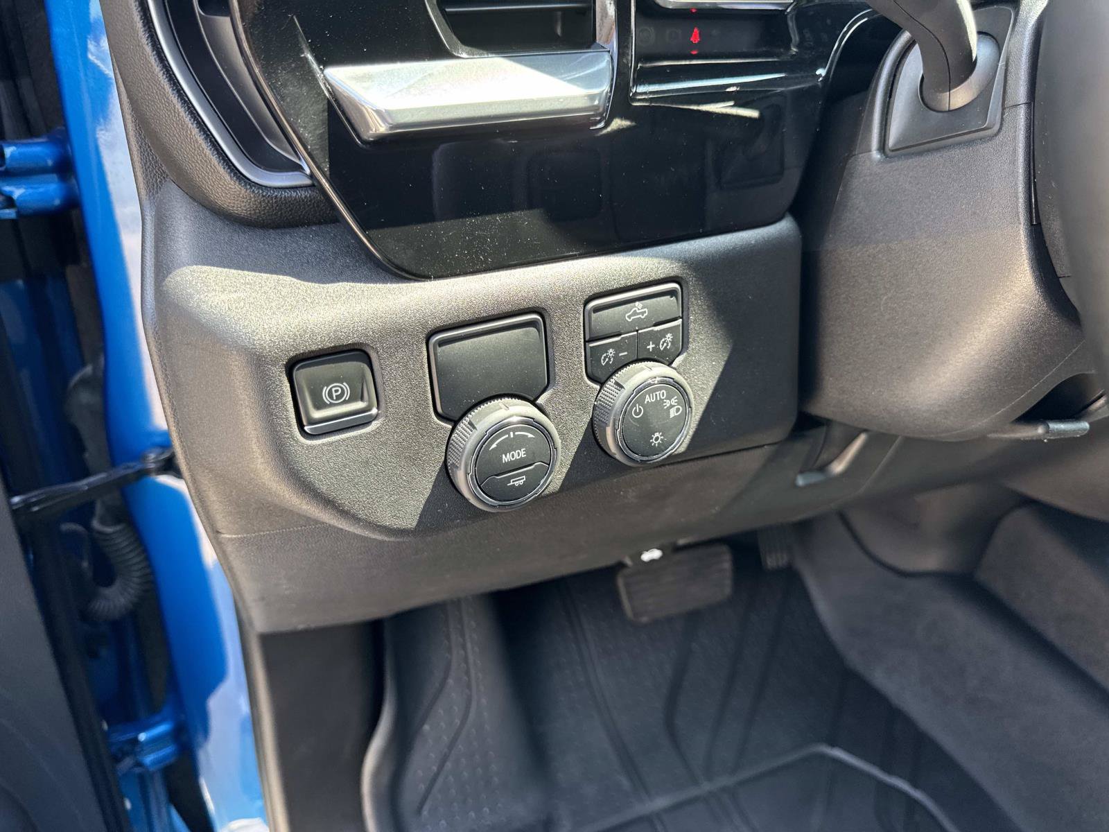 Used 2023 Chevrolet Silverado 1500 LT RWD image 20