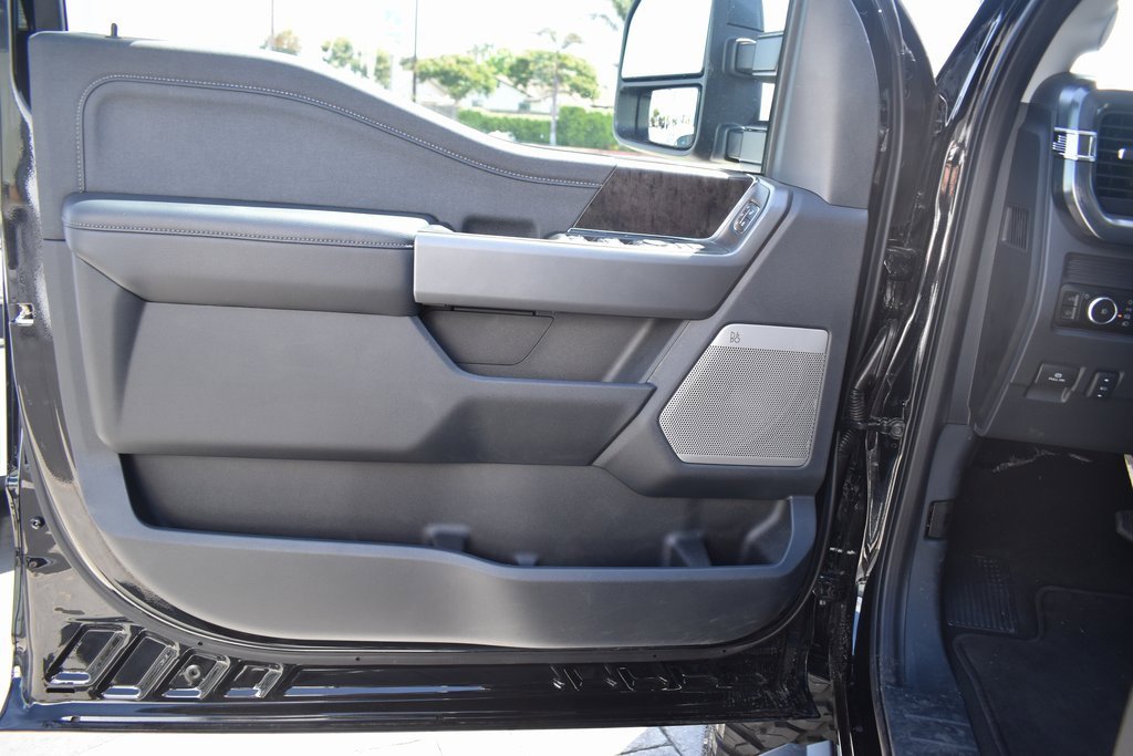 Used 2025 Ford F350 Lariat image 23