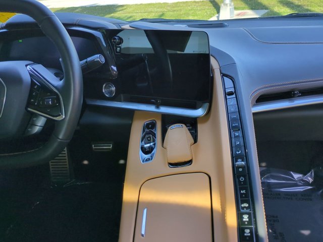 Used 2021 Chevrolet Corvette Stingray Preferred Cpe w/ Engine Appearance Package image 14