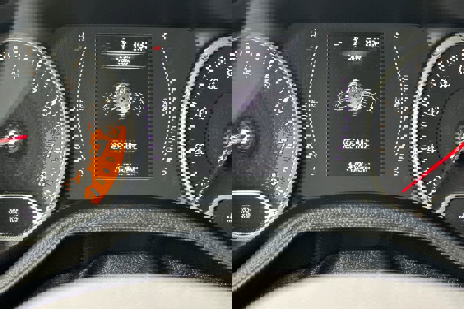 Used 2018 Jeep Renegade Latitude w/ Popular Equipment Group image 25