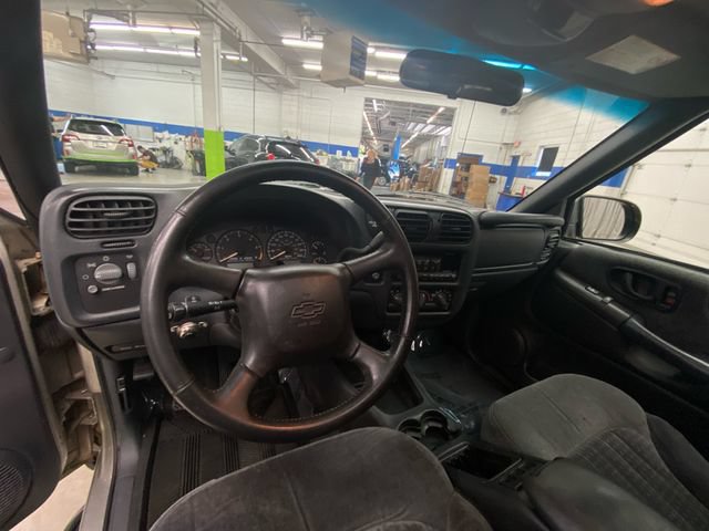 Used 2001 Chevrolet Blazer LS w/ Preferred Equipment Group AWD/4WD image 28