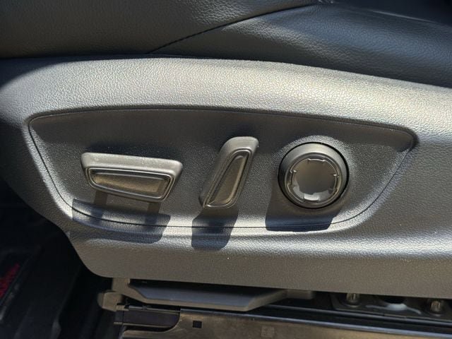 Used 2024 Toyota Tacoma Limited AWD/4WD image 30