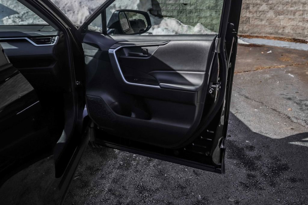 Used 2024 Toyota RAV4 LE image 13