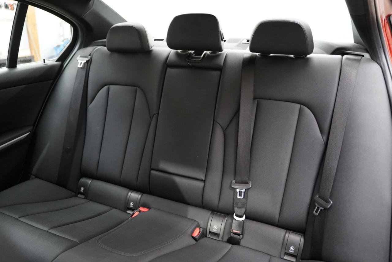 Used 2020 BMW 330i xDrive 330i xDrive Sedan North Americ w/ Convenience Package image 33