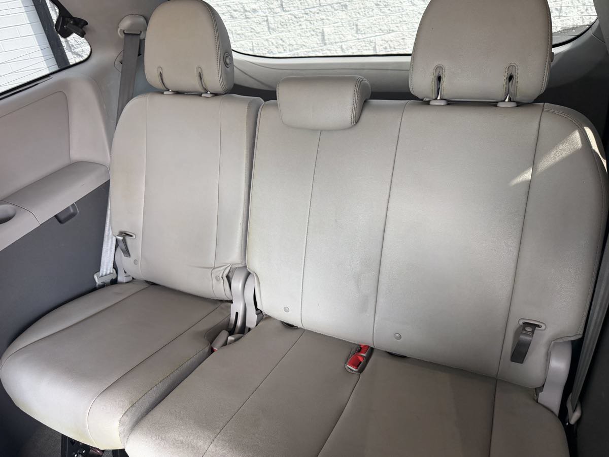 Used 2017 Toyota Sienna XLE AWD/4WD image 13