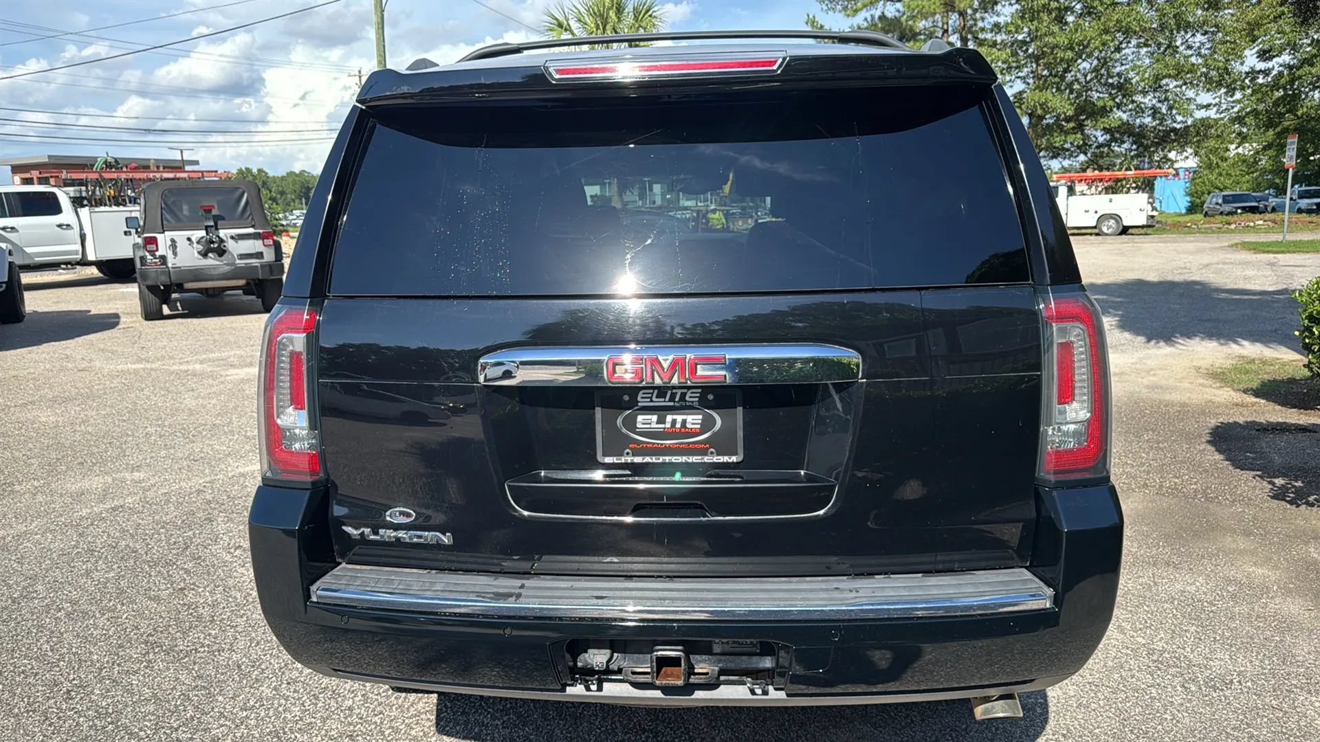 Used 2016 GMC Yukon Denali w/ Open Road Package AWD/4WD image 6