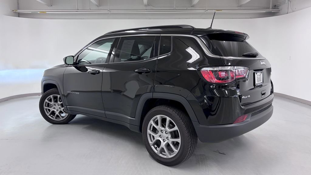 Used 2022 Jeep Compass Latitude AWD/4WD image 7