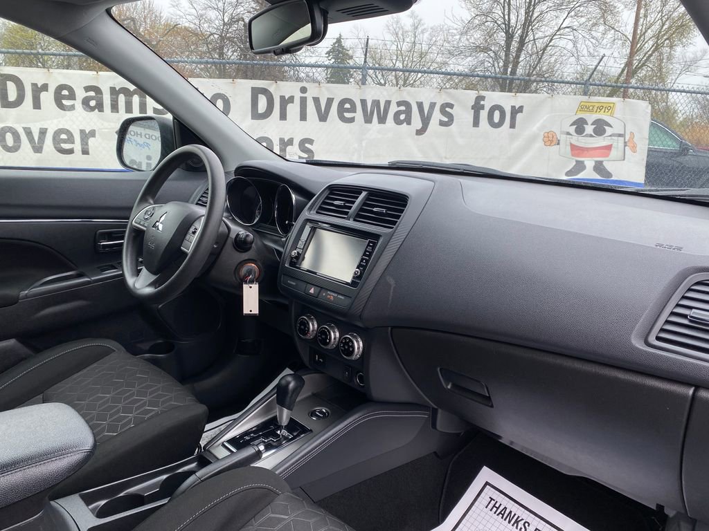 Used 2024 Mitsubishi Outlander Sport ES AWD/4WD image 17