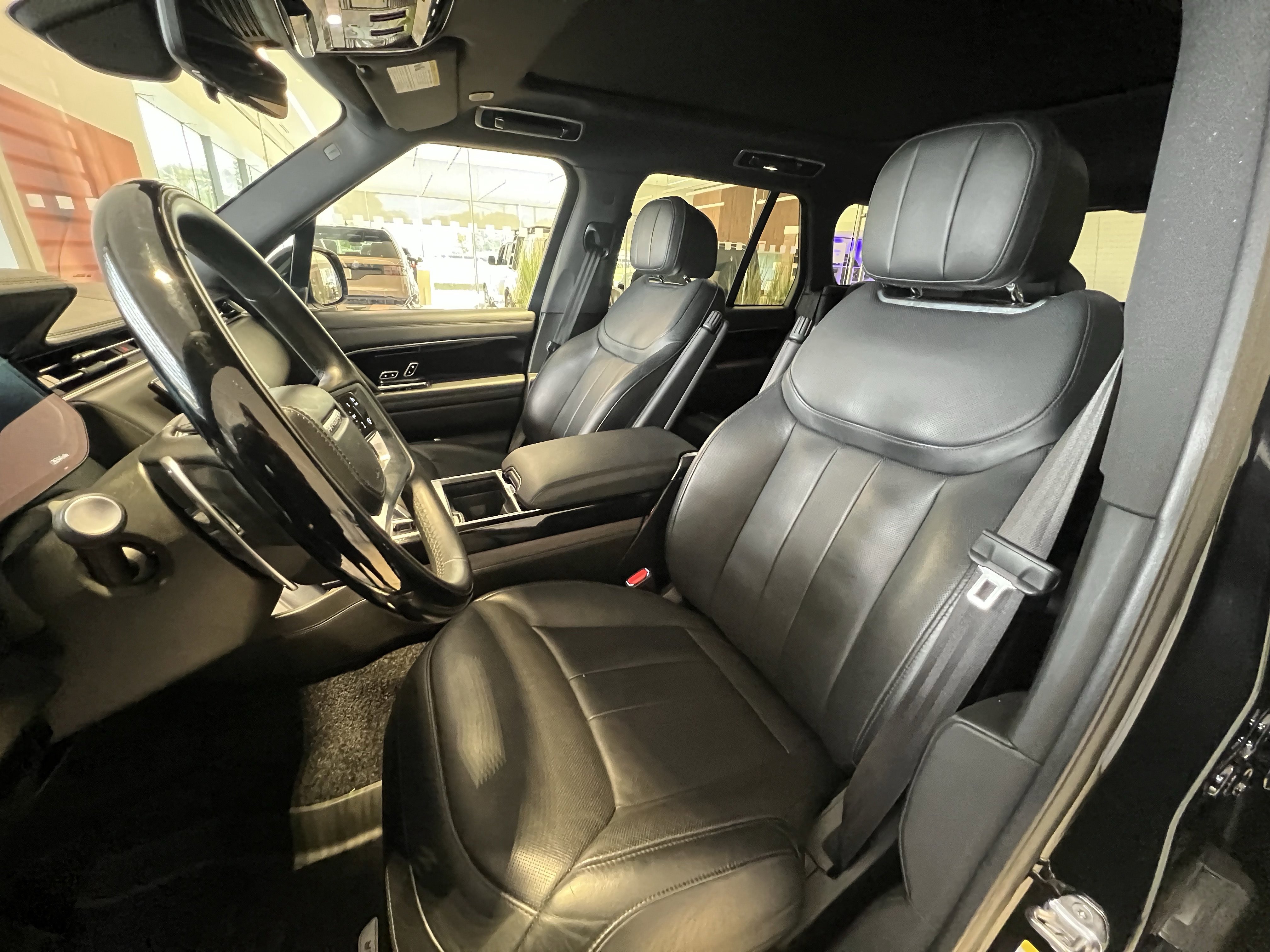 Used 2023 Land Rover Range Rover SE image 14