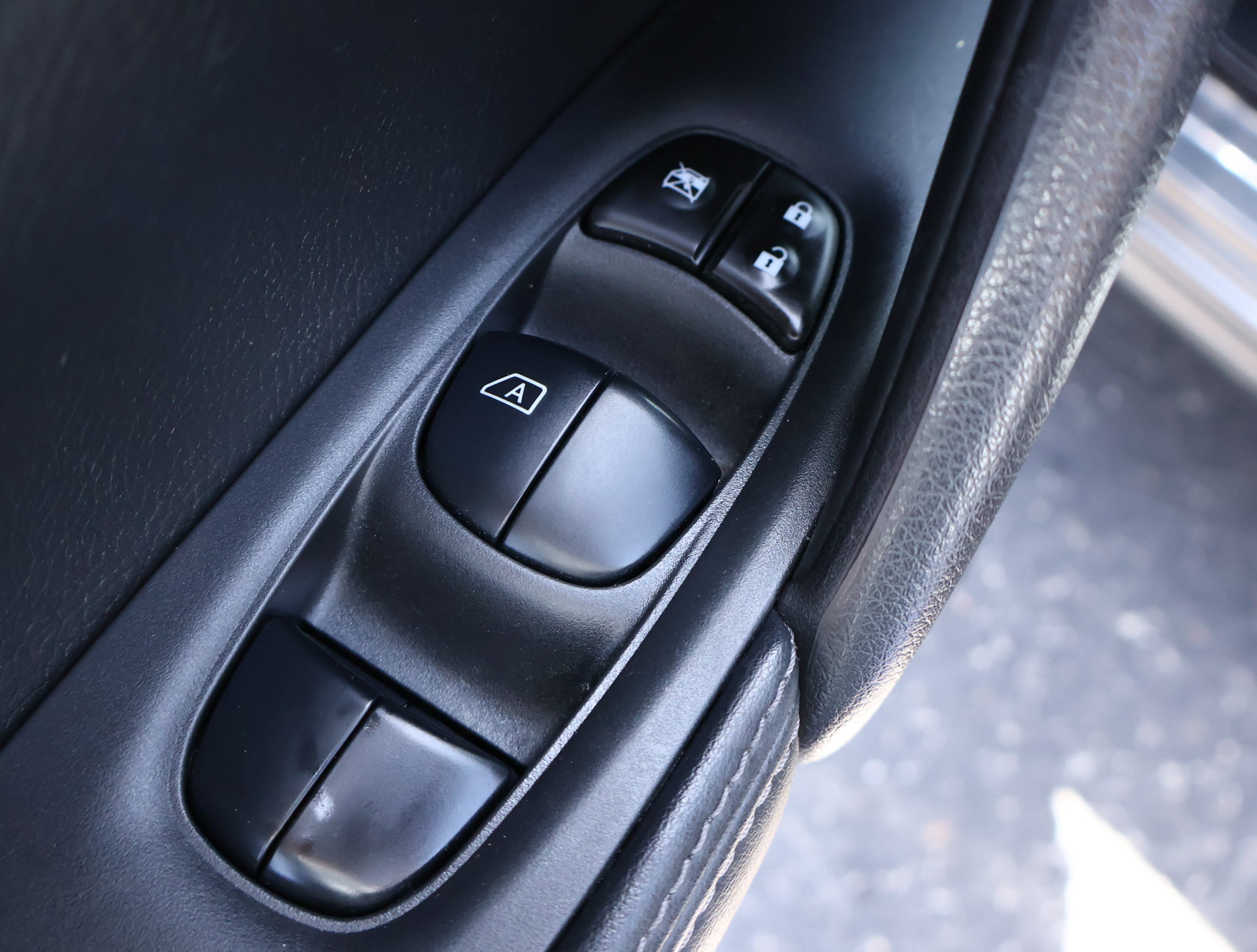 Used 2022 Nissan Rogue Sport SL w/ Premium Package AWD/4WD image 8
