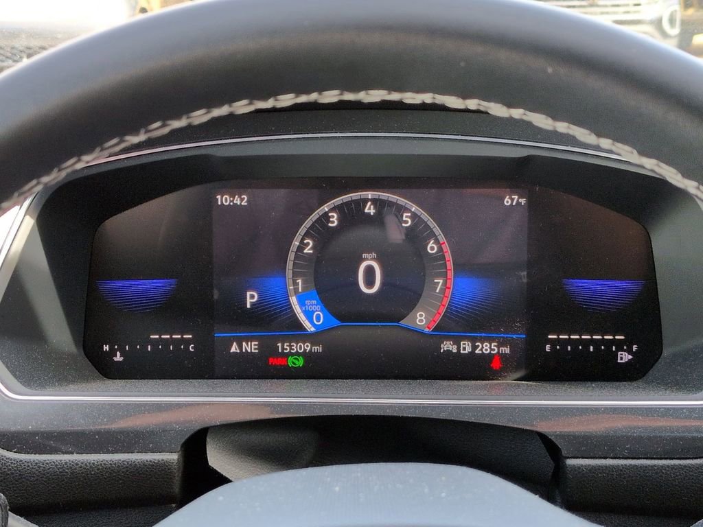 Used 2023 Volkswagen Tiguan SE R-Line image 11