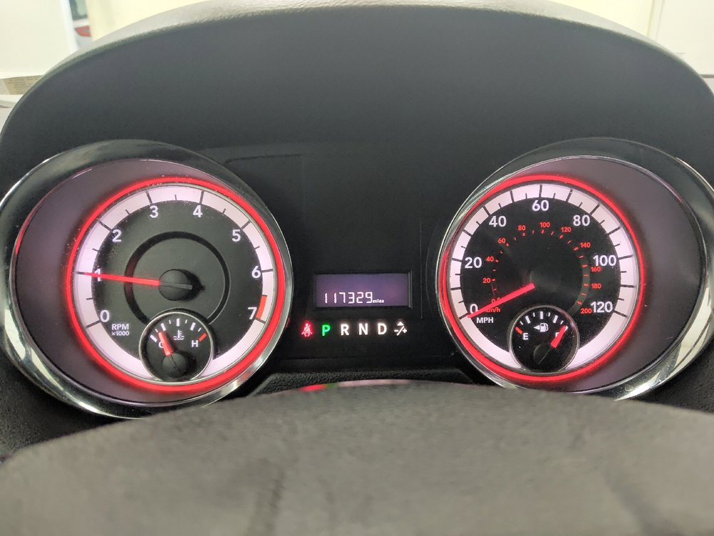 Used 2016 Dodge Grand Caravan SXT FWD image 23