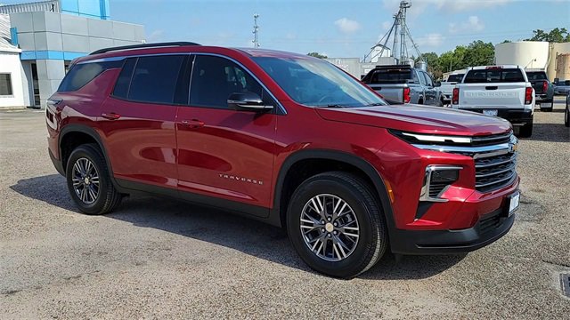 New 2026 Chevrolet Traverse LT w/ Driver Confidence Package image 2