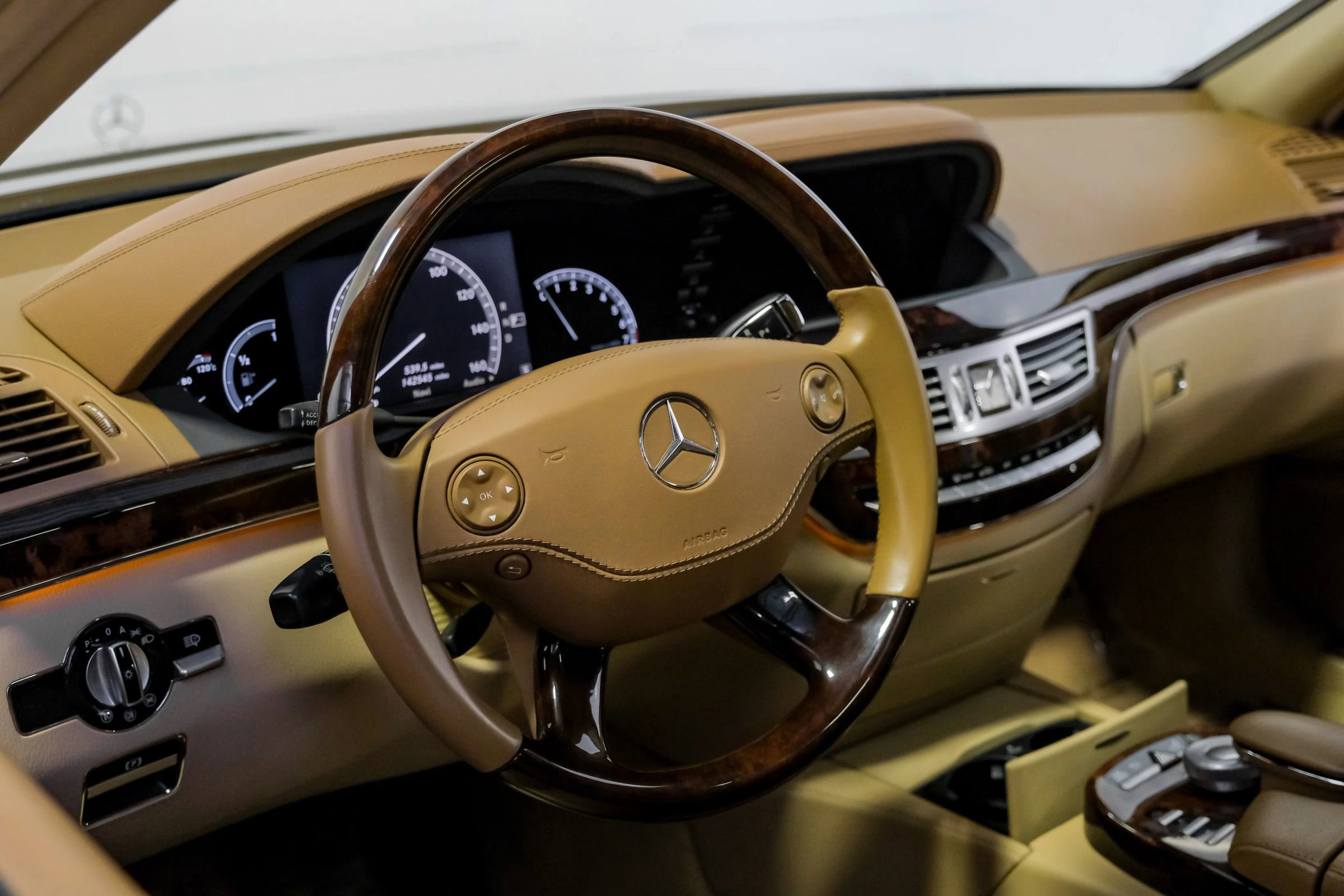 Used 2007 Mercedes-Benz S 550 image 11