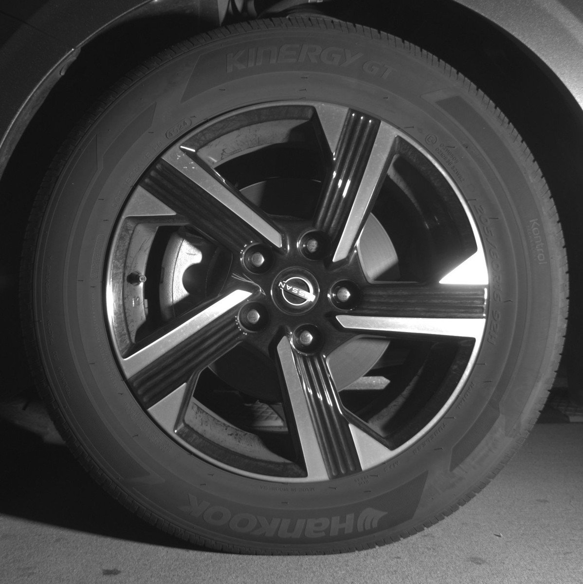 Used 2025 Nissan Sentra SV image 12