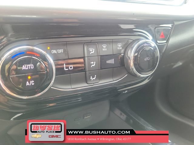 Used 2025 Chevrolet Trax LT FWD image 24