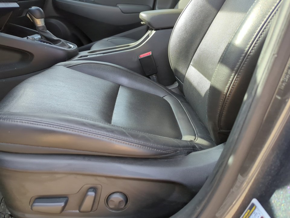 Used 2022 Hyundai Kona Limited w/ Winter Weather Package image 10