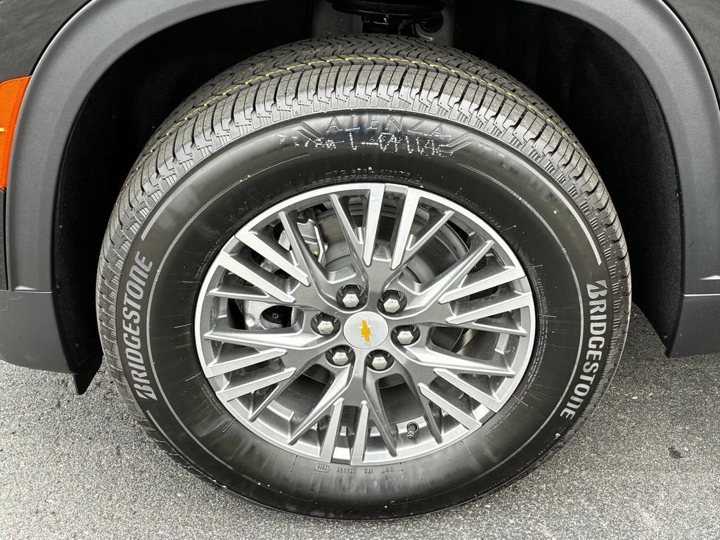 New 2027 Chevrolet Traverse LT w/ LPO, Floor Liner Package AWD/4WD image 40