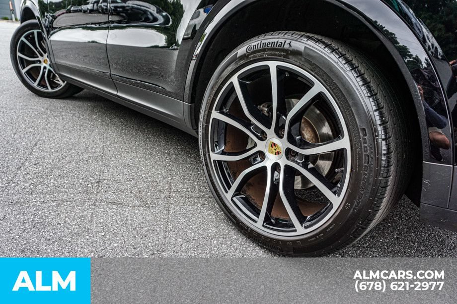 Used 2023 Porsche Cayenne S Platinum w/ Premium Package Plus AWD/4WD image 15