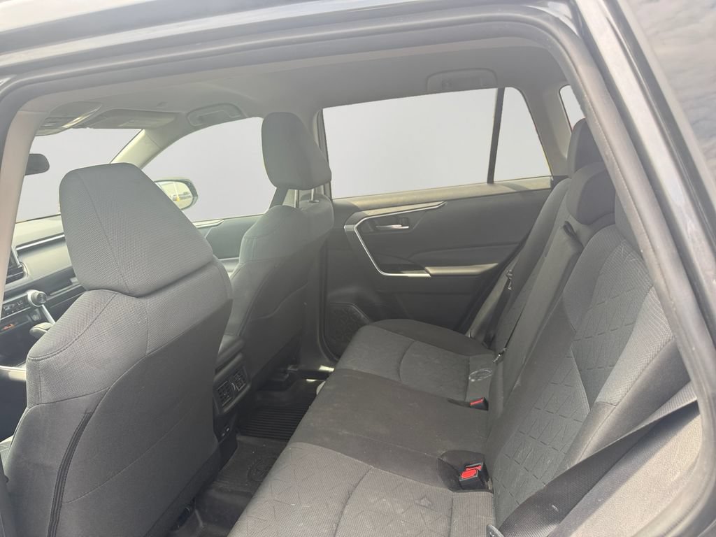 Used 2025 Toyota RAV4 XLE AWD/4WD image 14