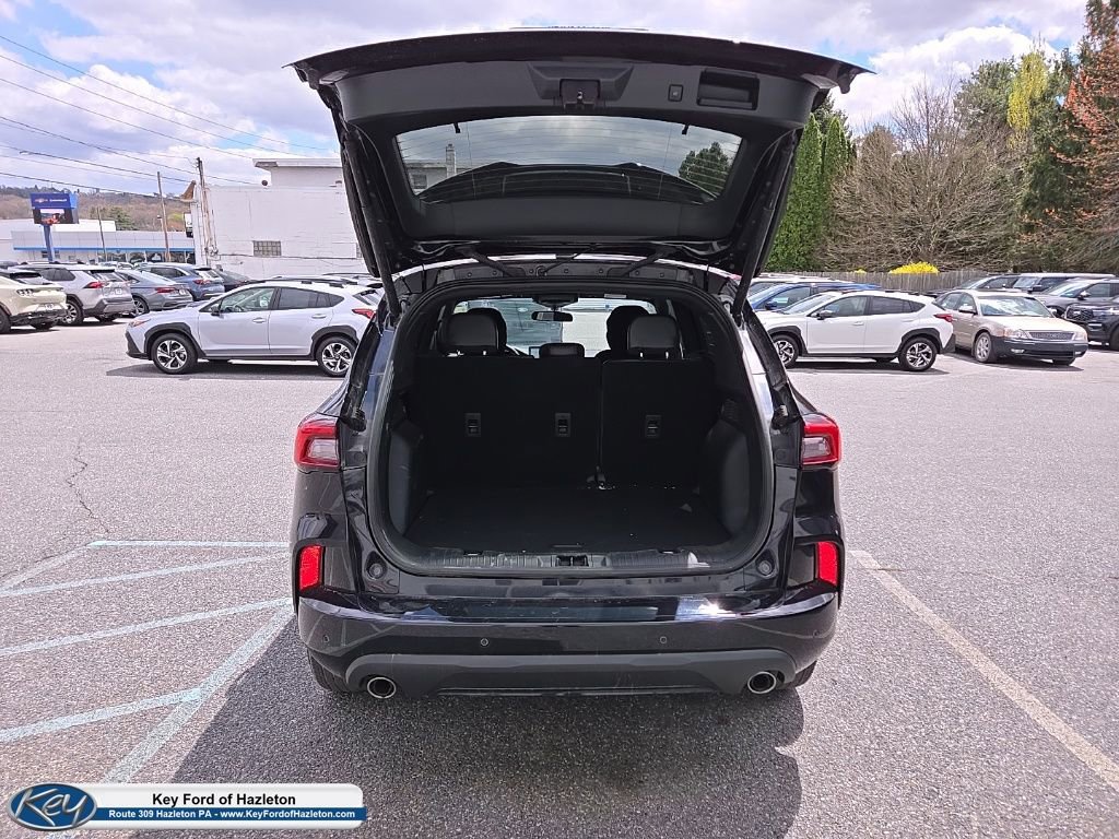 Used 2023 Ford Escape ST-Line w/ Tech Pack #1 AWD/4WD image 10