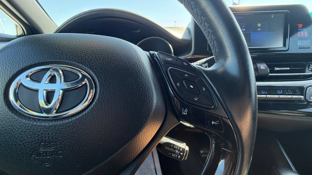 Used 2018 Toyota C-HR XLE FWD image 14
