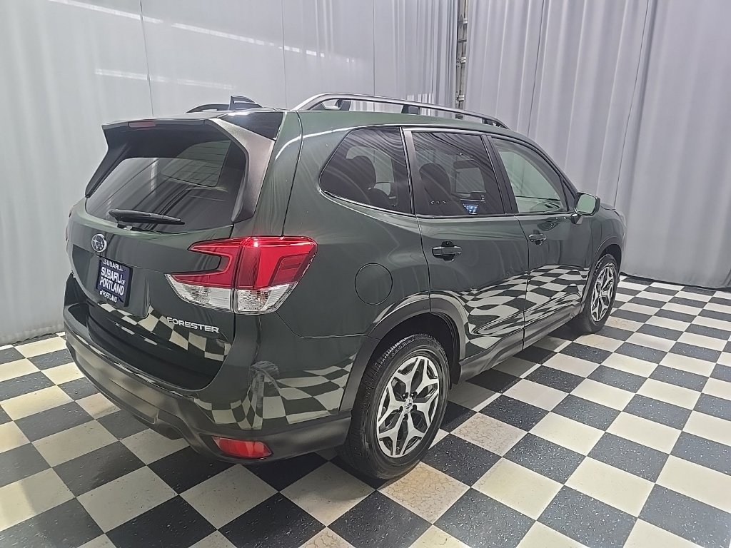 Certified 2024 Subaru Forester Premium AWD/4WD image 4