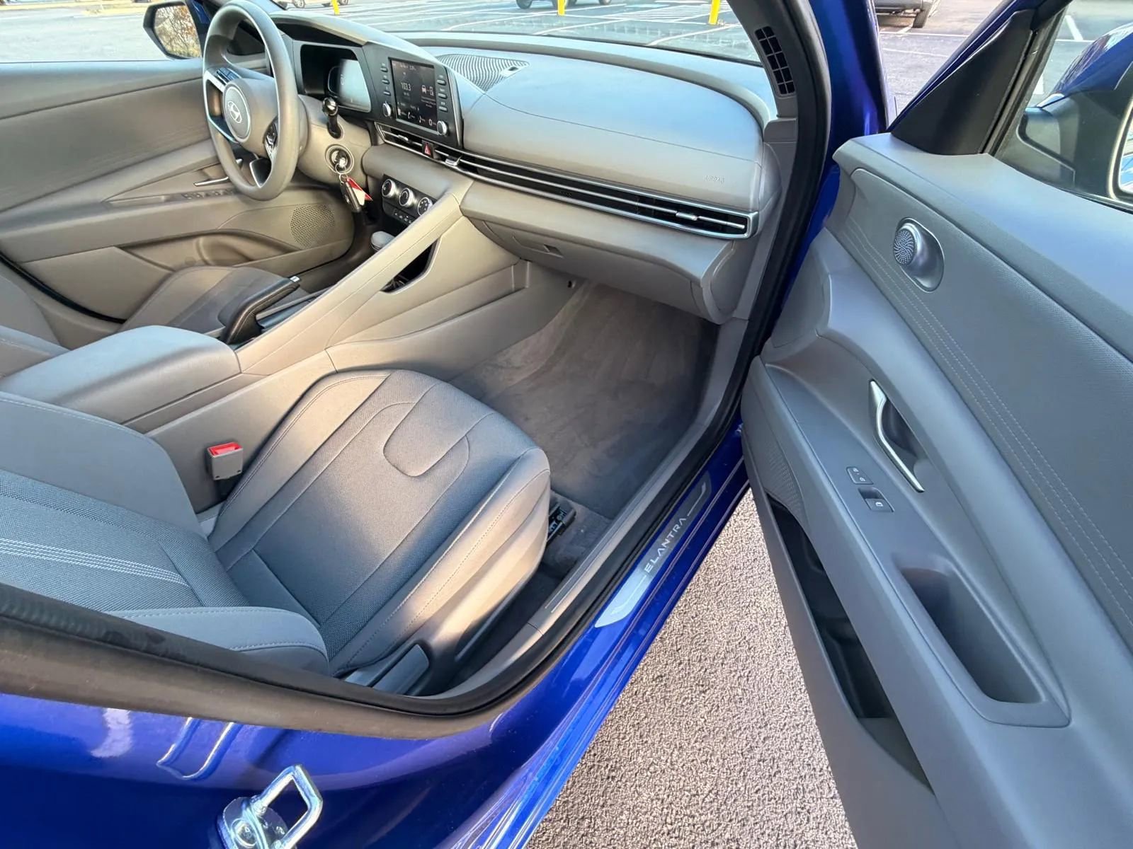 Used 2024 Hyundai Elantra SE image 8