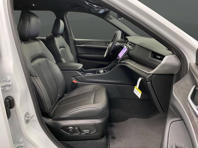 New 2025 Jeep Grand Cherokee L Limited w/ Black Appearance Package image 33