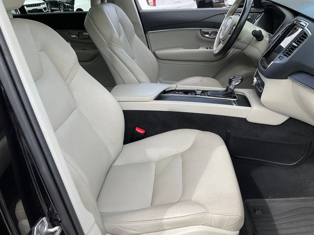 Used 2020 Volvo XC90 T6 Momentum AWD/4WD image 23