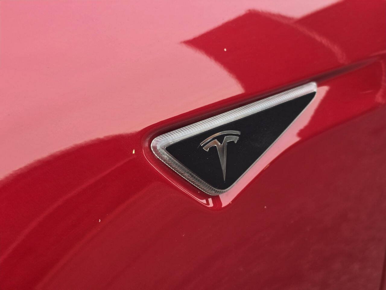 Used 2013 Tesla Model S RWD image 35