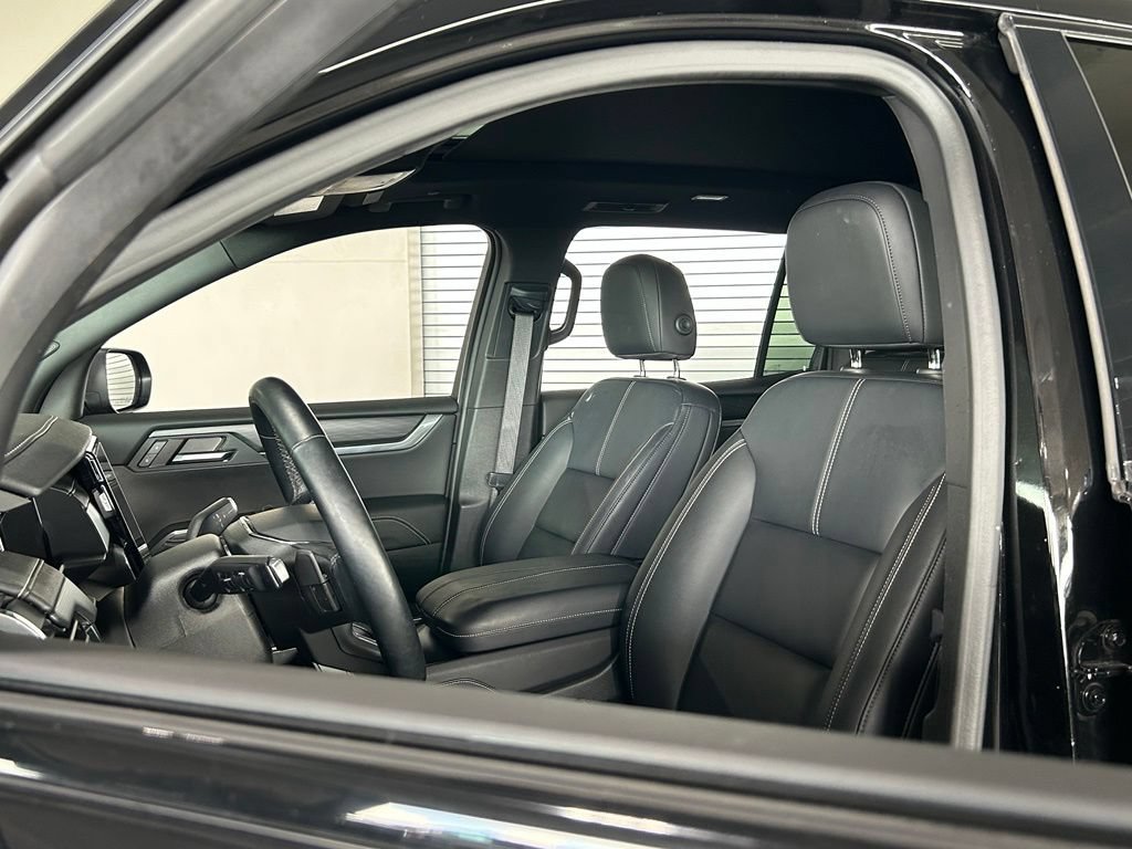 Used 2024 GMC Acadia Elevation w/ Black Edition FWD image 12