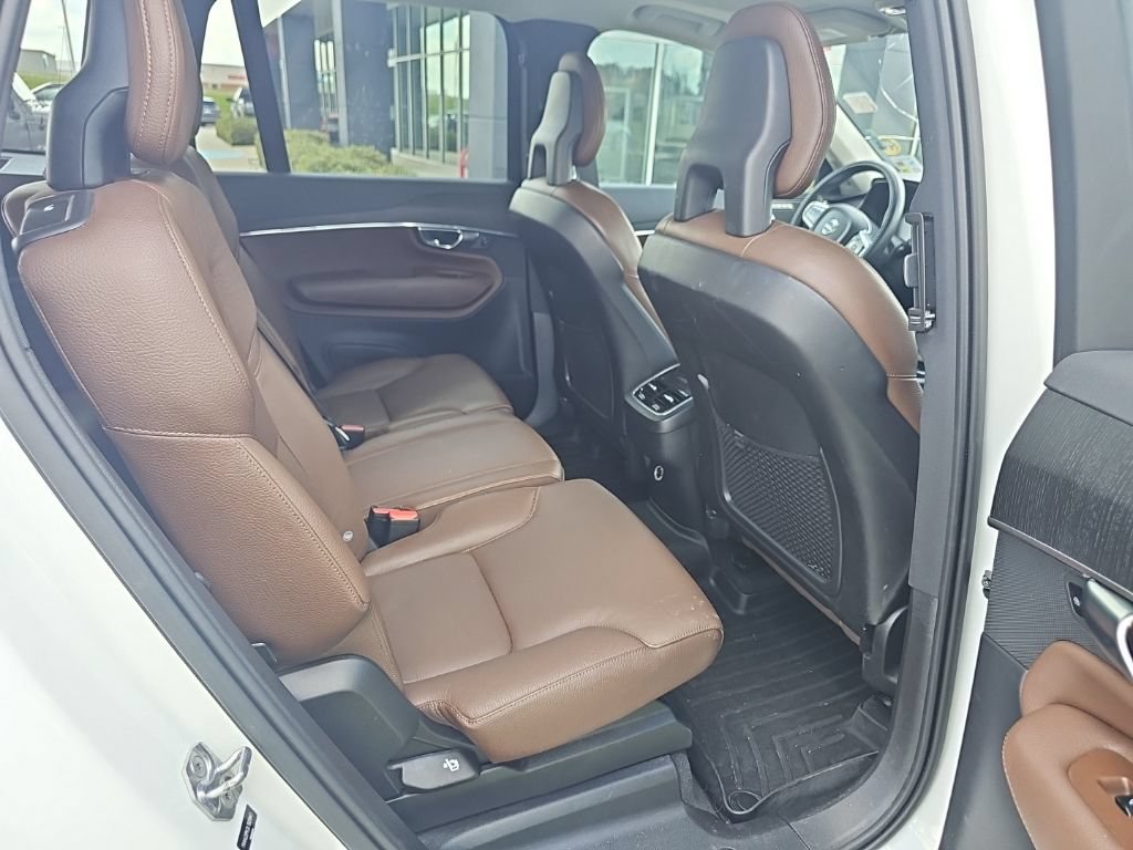 Used 2020 Volvo XC90 T6 Momentum w/ Protection Package Premier AWD/4WD image 27