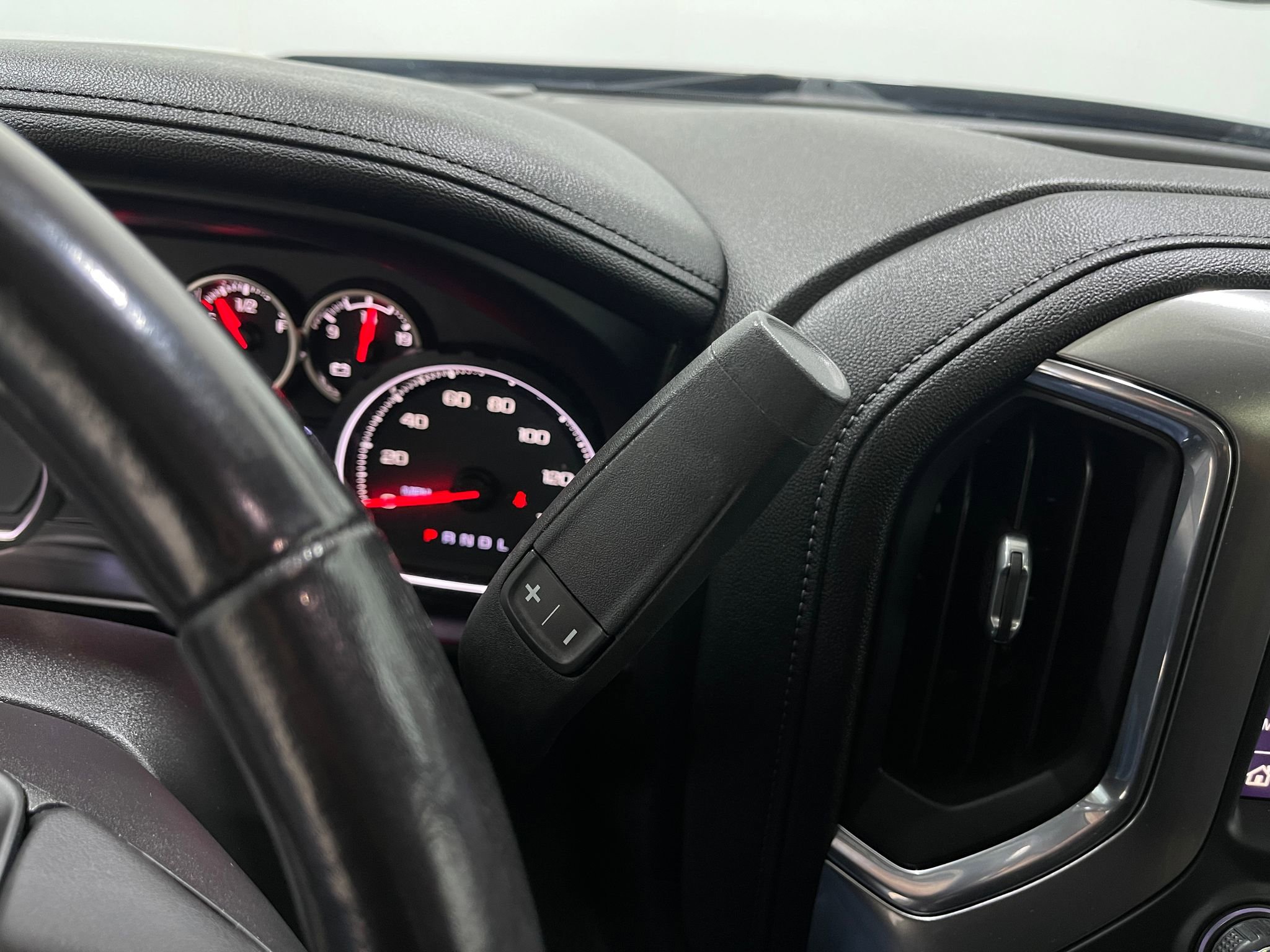 Used 2020 Chevrolet Silverado 1500 LTZ w/ LTZ Premium Package image 31