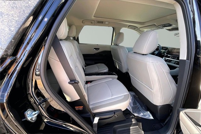 New 2026 Nissan Pathfinder SL image 10