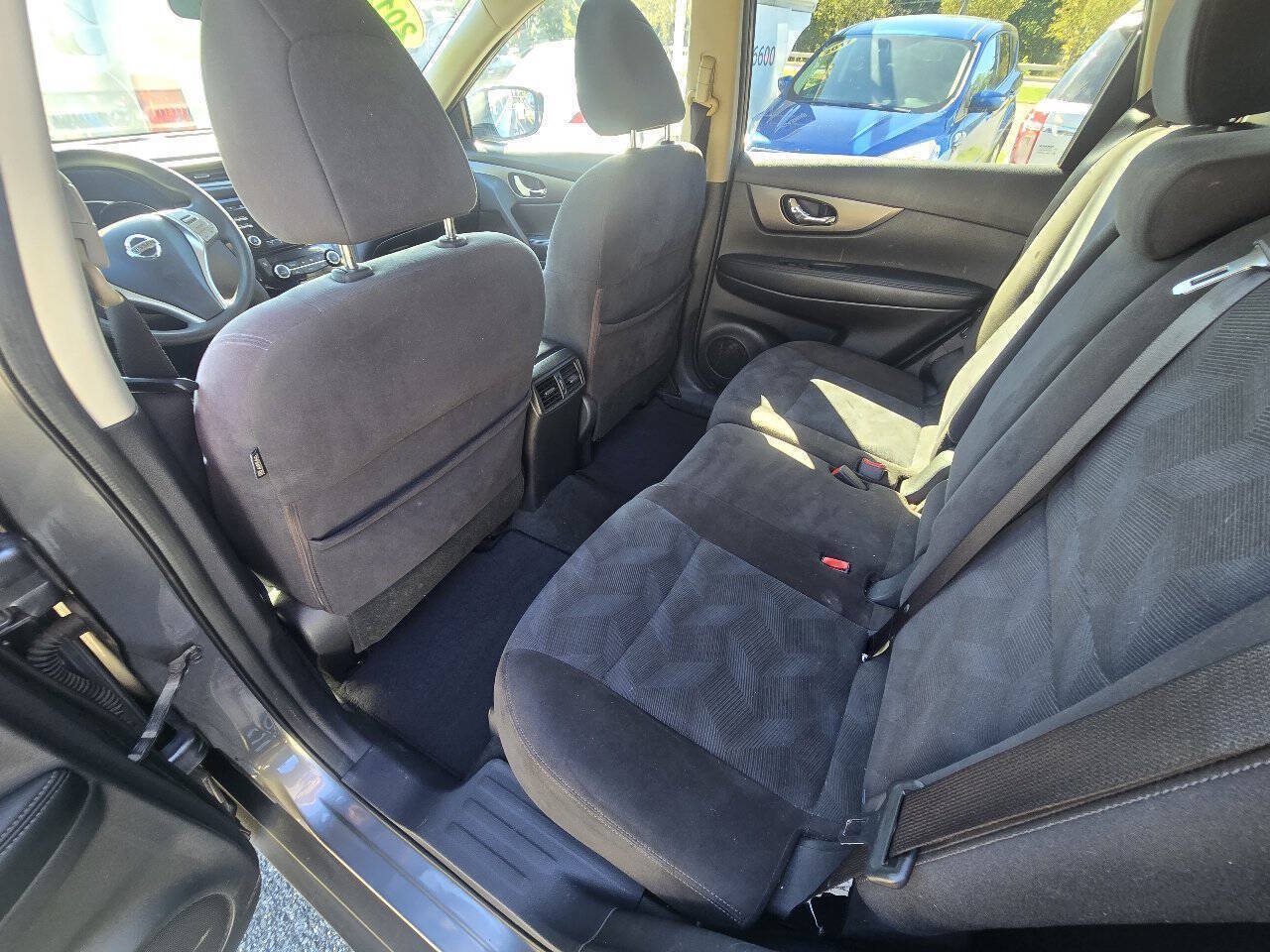 Used 2015 Nissan Rogue SV AWD/4WD image 27