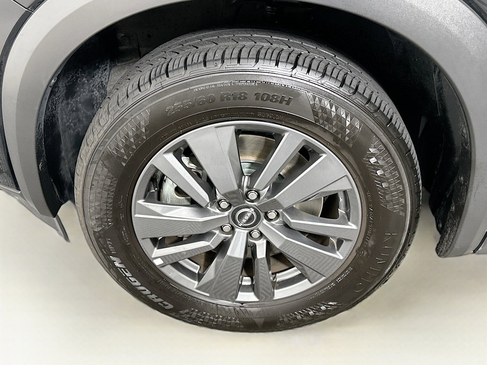 Used 2025 Nissan Pathfinder SV image 11