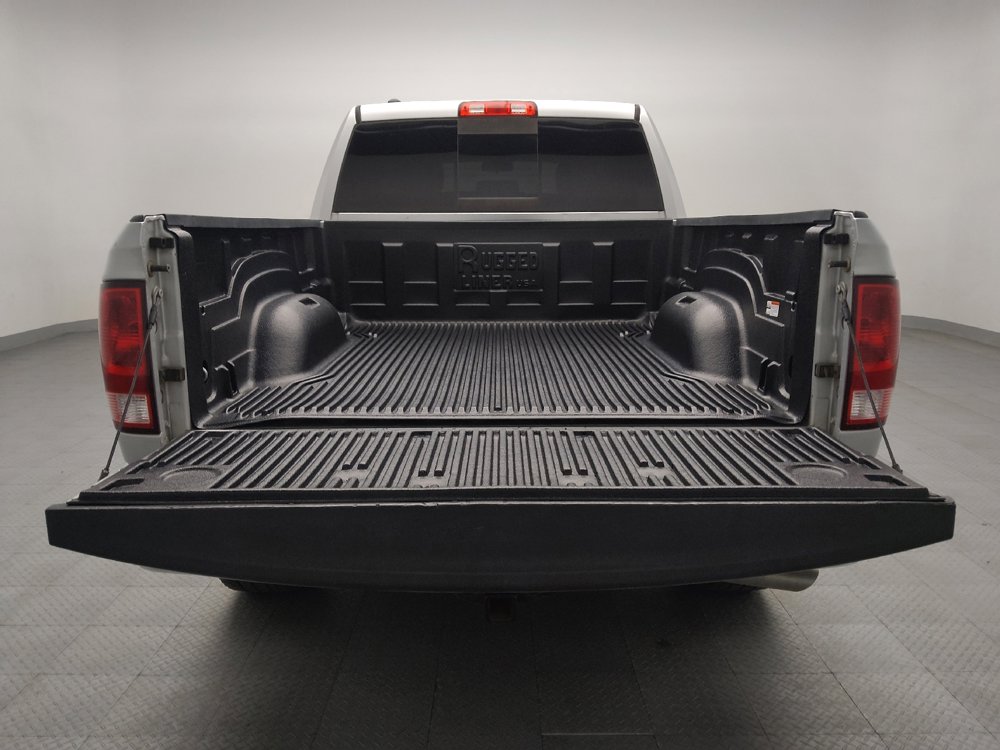 Used 2017 RAM 1500 Classic SLT AWD/4WD image 29